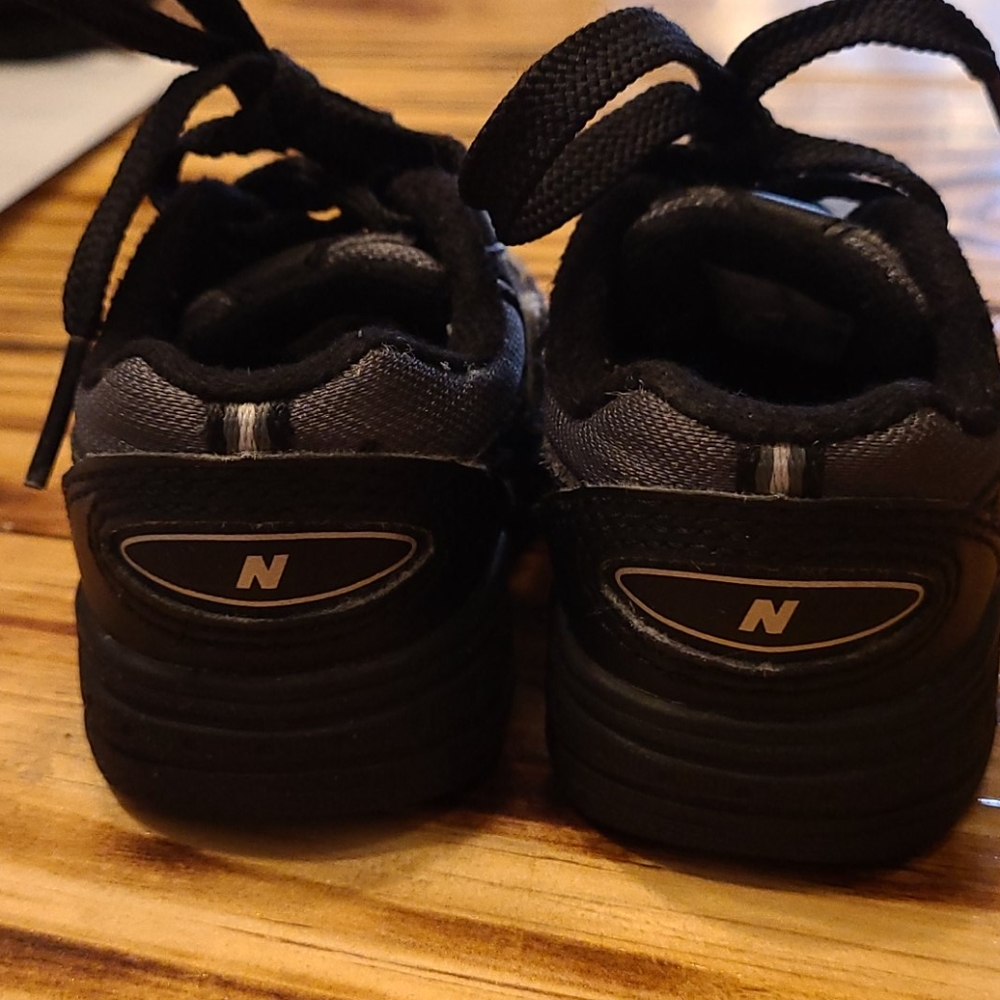 Shoes - Picture 2 of 4